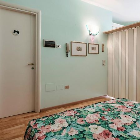 Azzurra Suite - Monolocale Con Piscina E Wifi Sirmione Exterior photo