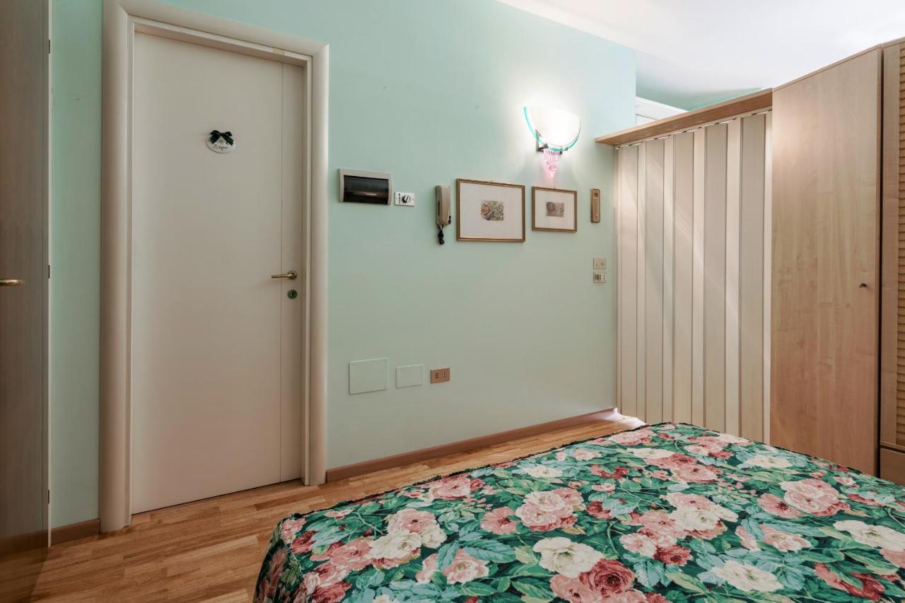Azzurra Suite - Monolocale Con Piscina E Wifi Sirmione Exterior photo