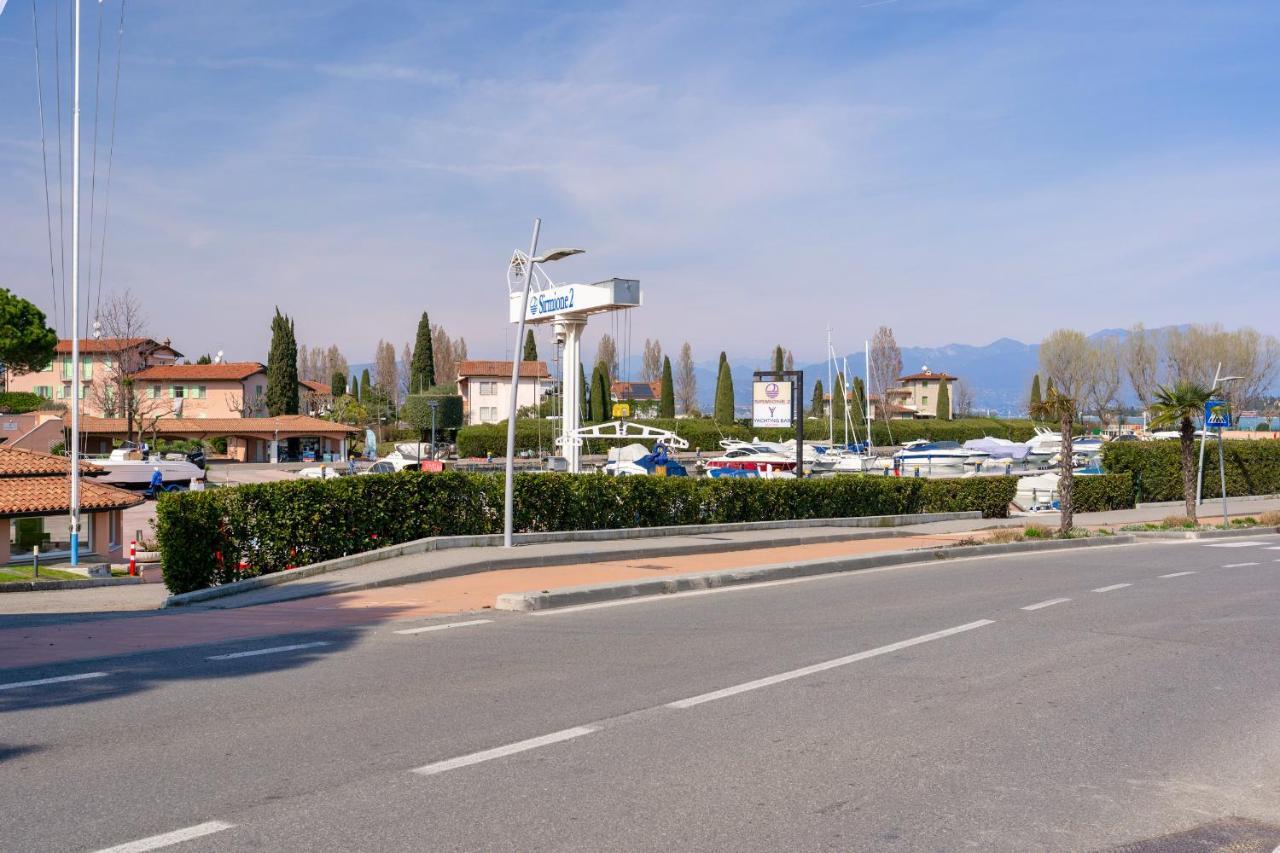 Azzurra Suite - Monolocale Con Piscina E Wifi Sirmione Exterior photo